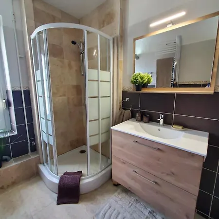 Mirka & Franck Aircon Clim, Chic, Parking Free, Avantages Packs Bookables شقة